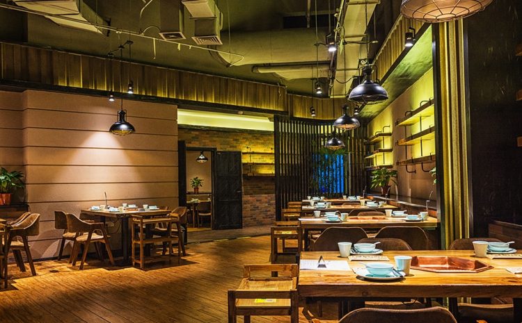 Starbucks invests $100M in  new retail startups